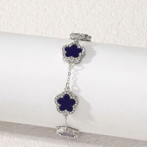 NWT  Luxurious & Elegant blue Clover & zirconias bracelet